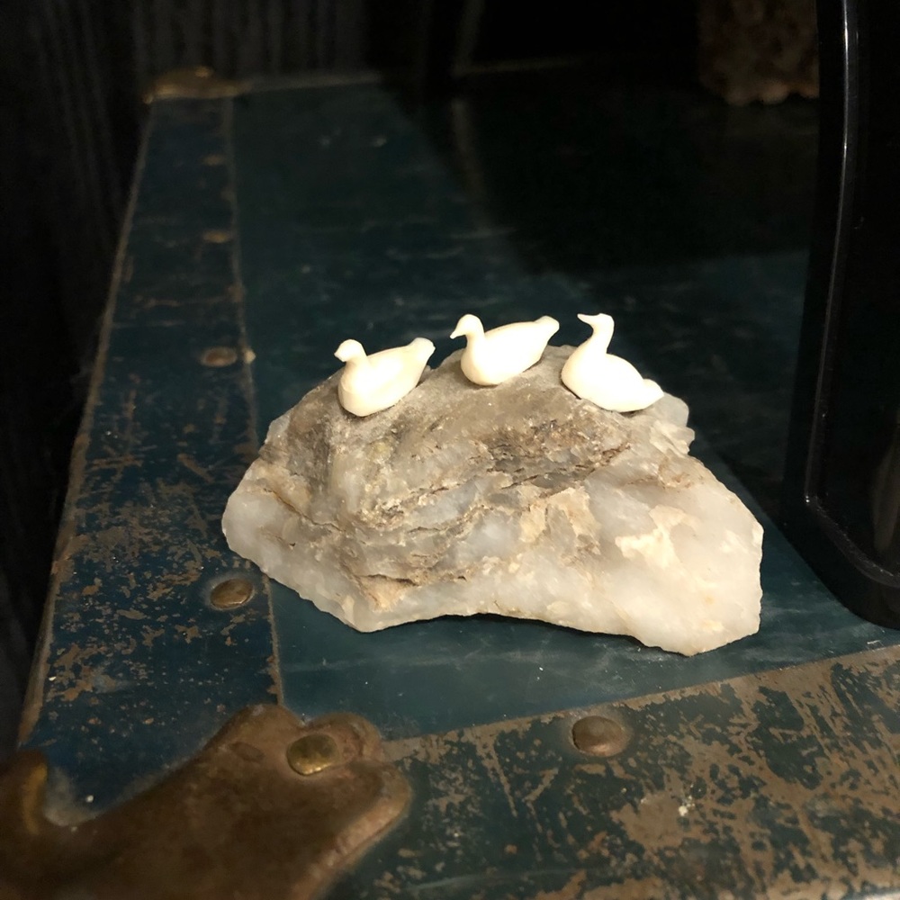 Inuit carved geese on quartz